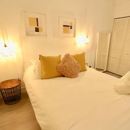 Trendy 1 Bedroom Miami Beach Apartment